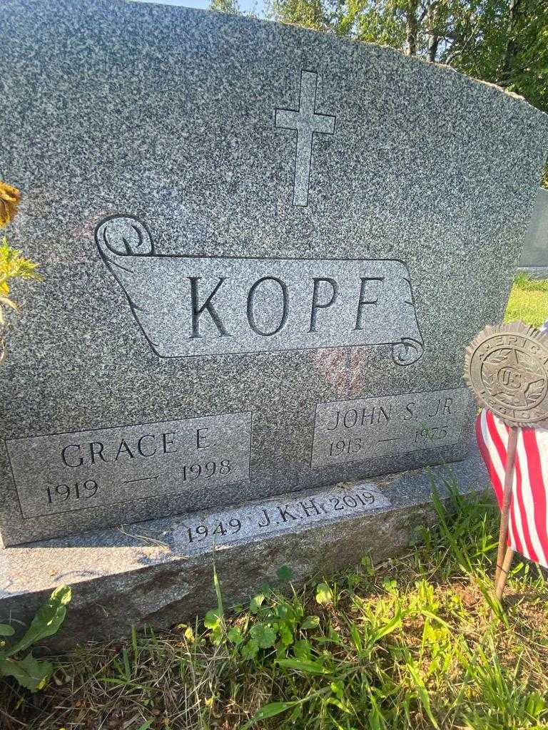 John S. Kopf Junior's grave. Photo 1