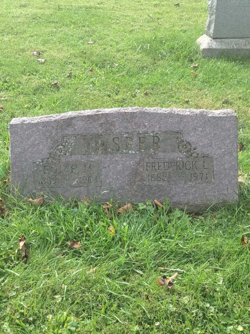 Frederick L. Vesper's grave. Photo 3