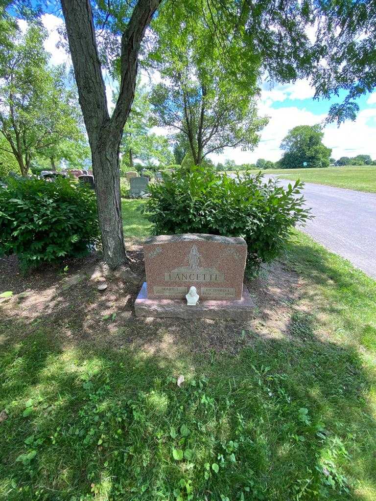 Mary L. Lancette's grave. Photo 1