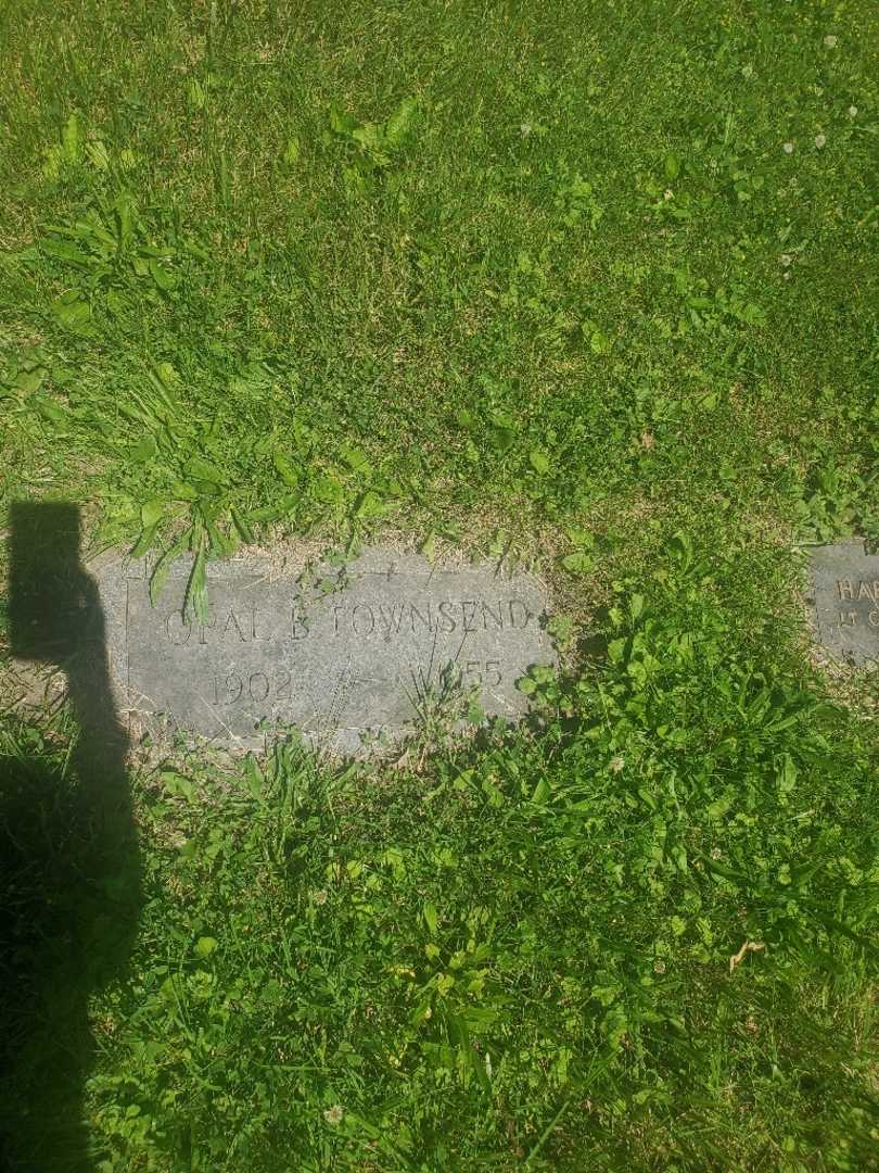 Opal B. Townsend's grave. Photo 2