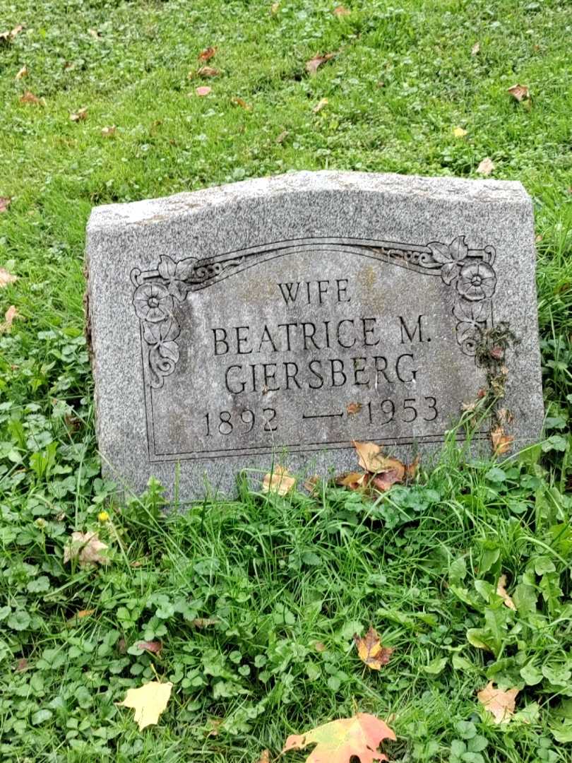 Beatrice May Giersberg's grave. Photo 3