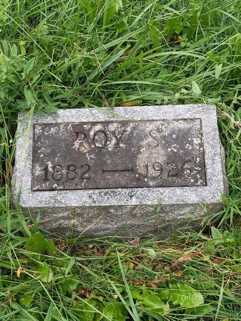 Roy S. Cady's grave. Photo 3