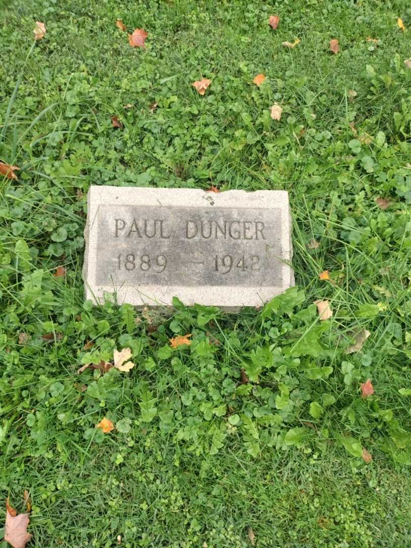 Paul Dunger's grave. Photo 2