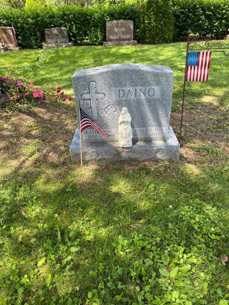 Joseph M. Daino's grave. Photo 2