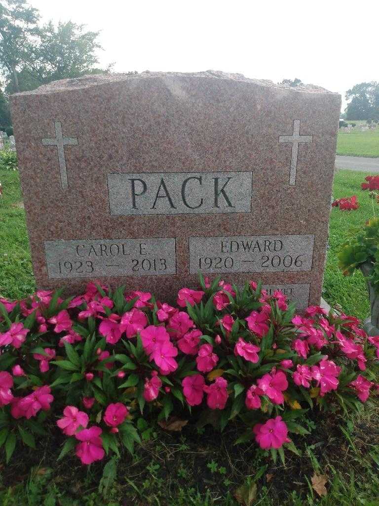 Edward Pack's grave. Photo 1