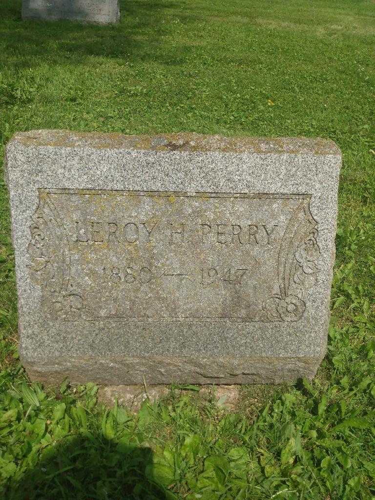 Leroy H. Perry's grave. Photo 3