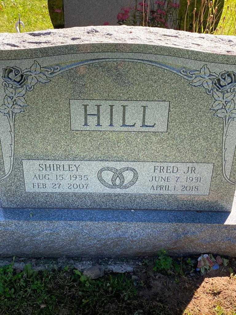 Shirley Hill's grave. Photo 3