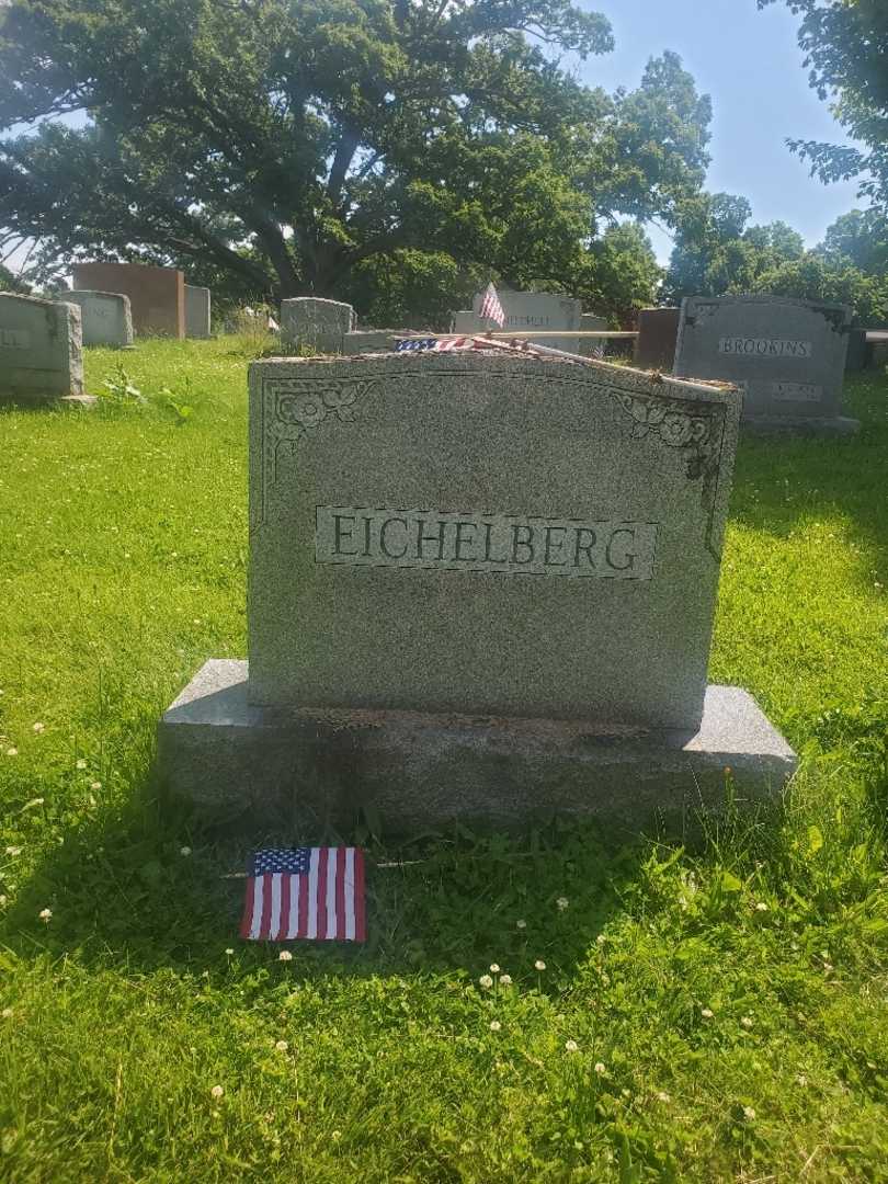 Emma A. Eichelberg's grave. Photo 4
