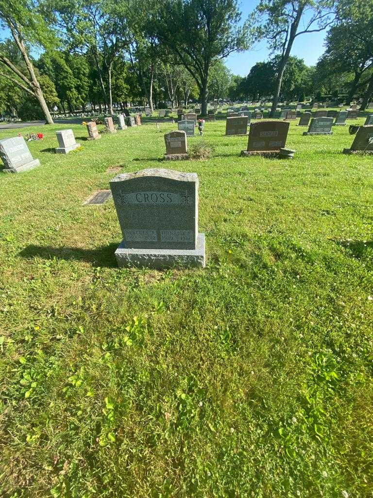 Donald R. Cross's grave. Photo 1