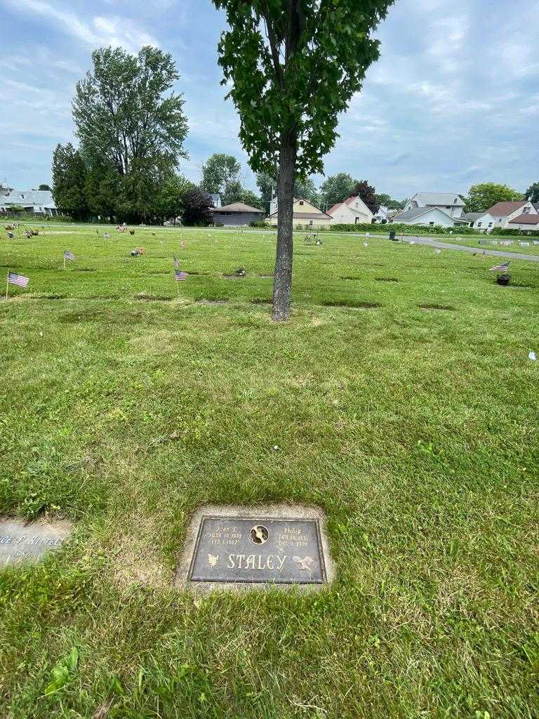 Joan F. Staley's grave. Photo 1