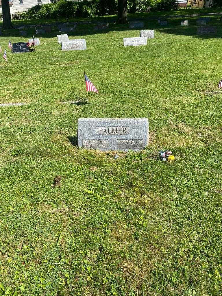Gertrude P. Palmer's grave. Photo 2