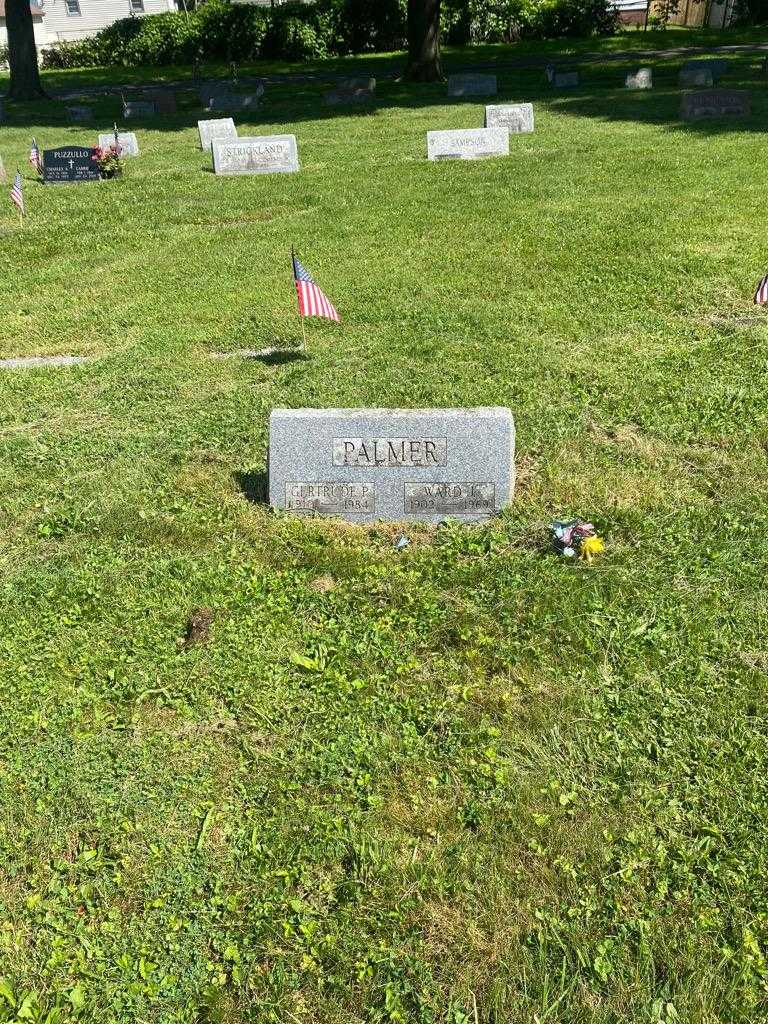 Gertrude P. Palmer's grave. Photo 2