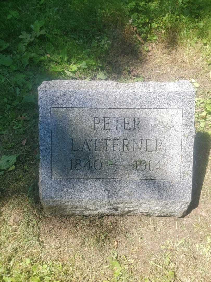 Peter Latterner's grave. Photo 4