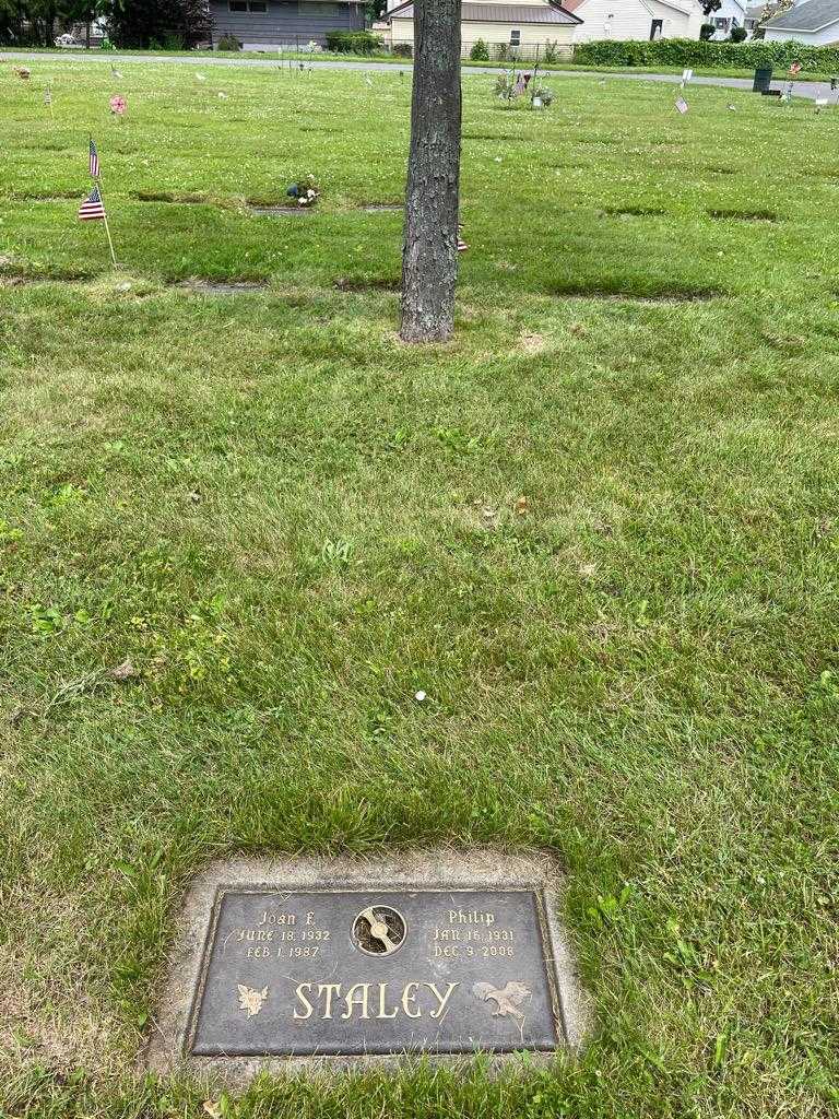 Joan F. Staley's grave. Photo 2