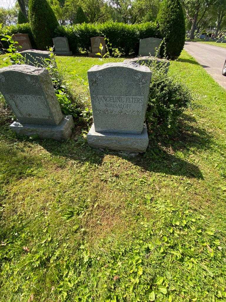 Evangeline Peters Mirisaloff's grave. Photo 1