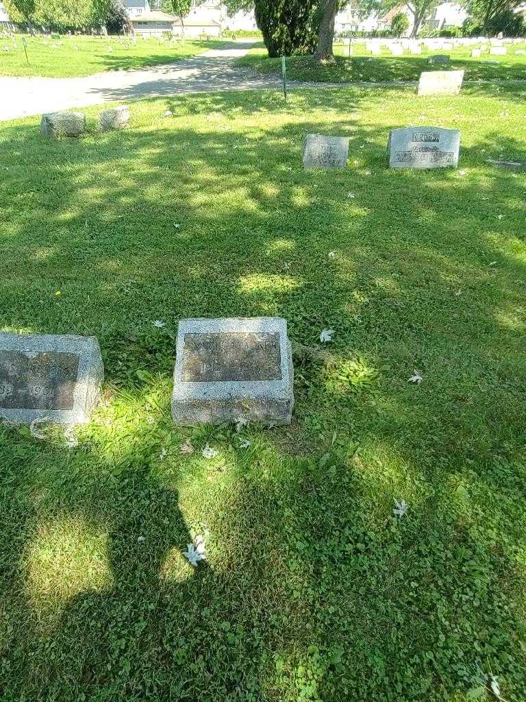 Sylvia Hooker's grave. Photo 1