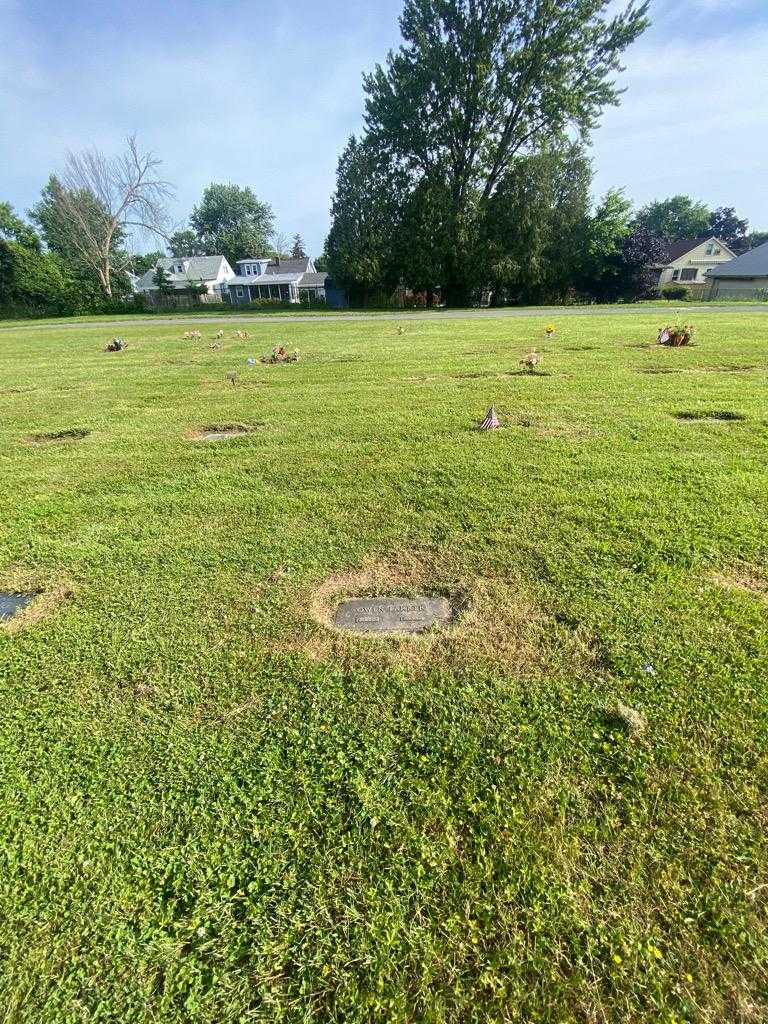 Owen Parker's grave. Photo 1