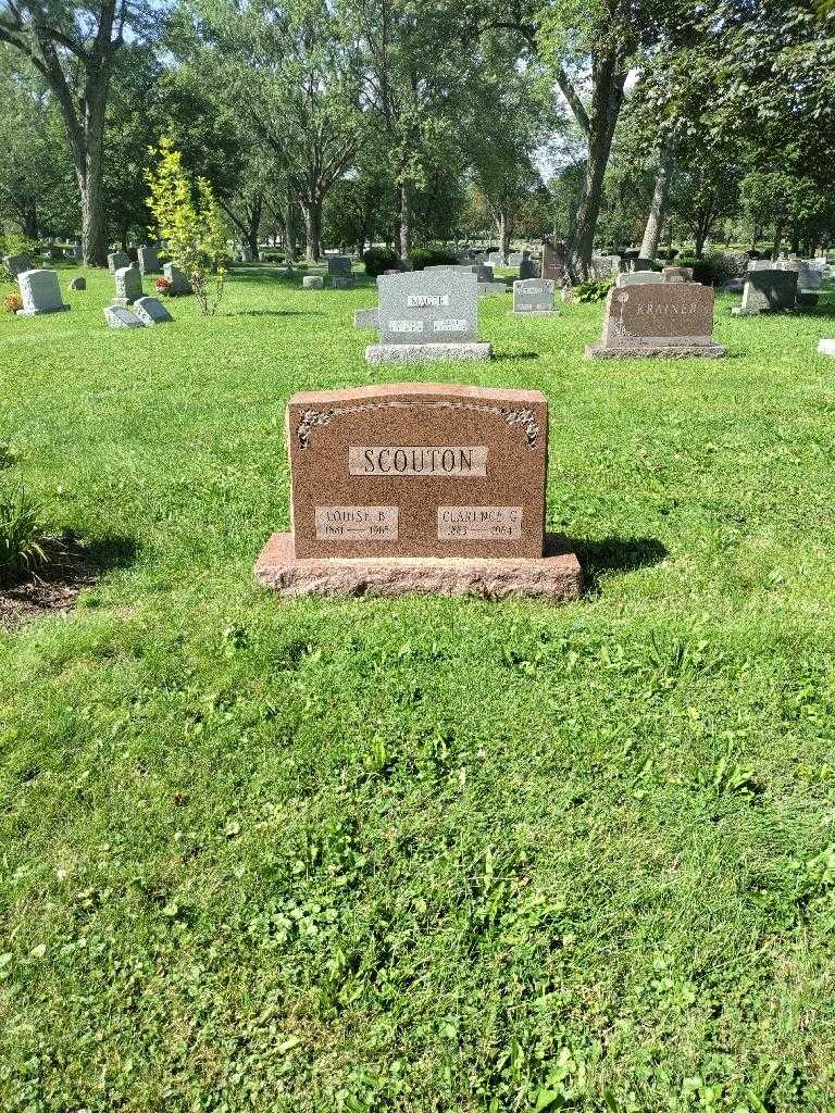 Louise B. Scouton's grave. Photo 1