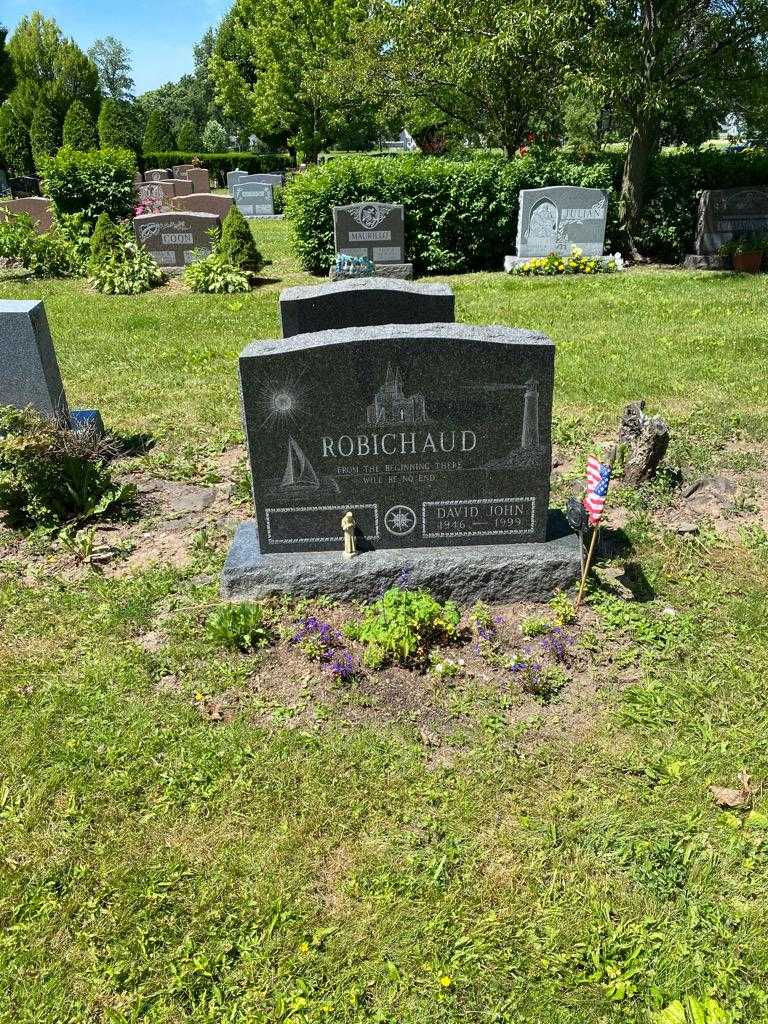 David John Robichaud's grave. Photo 2