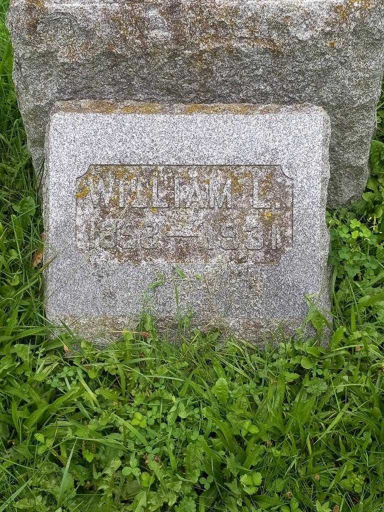 William L. Post's grave. Photo 3