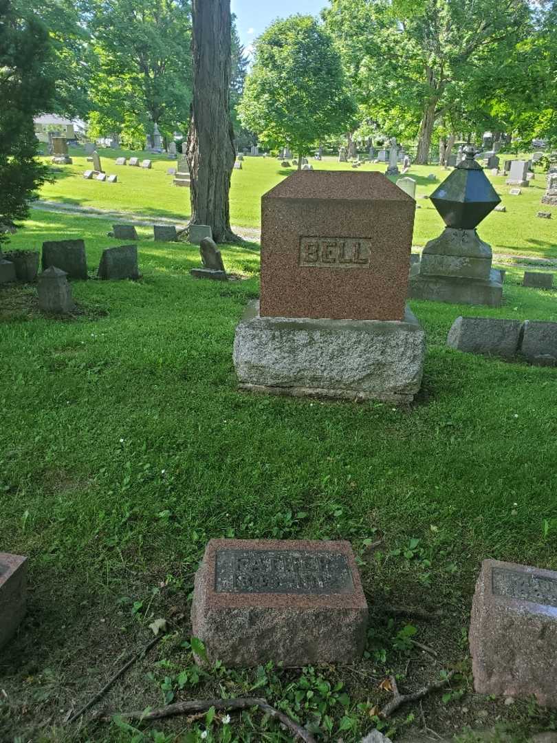 Frederick Bell's grave. Photo 2