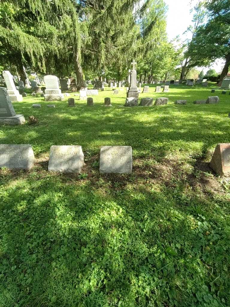 Ella Michel's grave. Photo 1