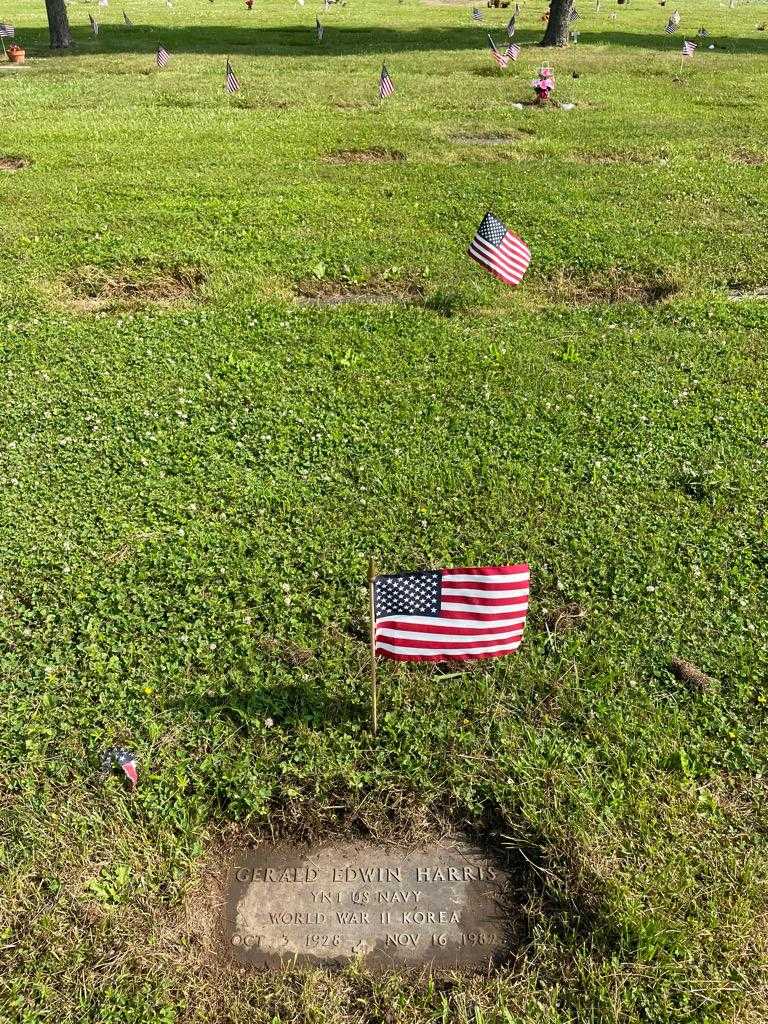 Gerald Edwin Harris's grave. Photo 2