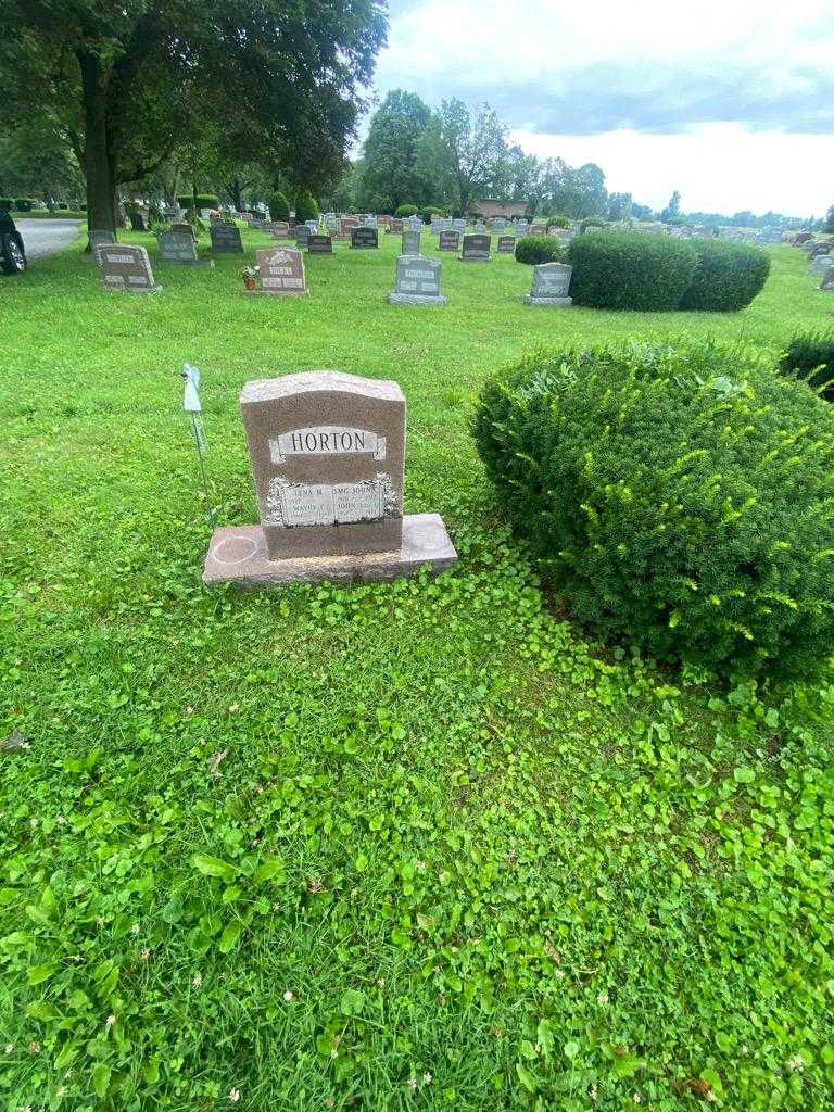 John "Butch" Horton's grave. Photo 1