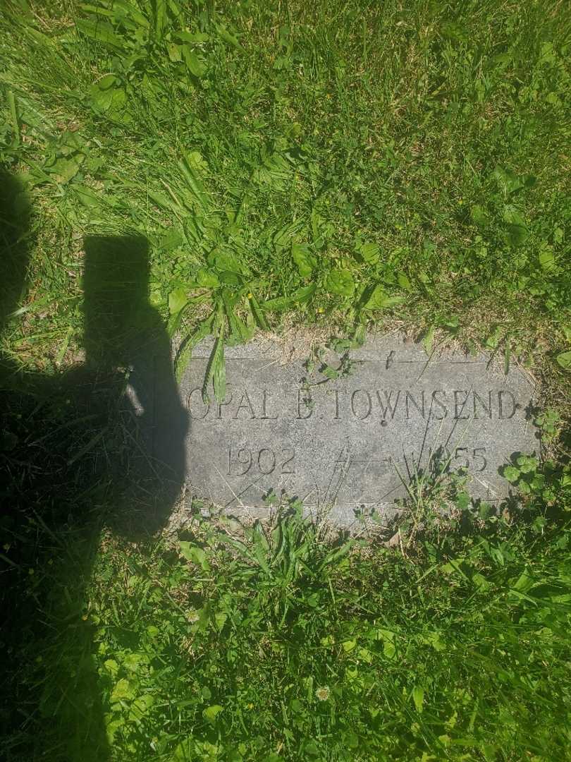 Opal B. Townsend's grave. Photo 3