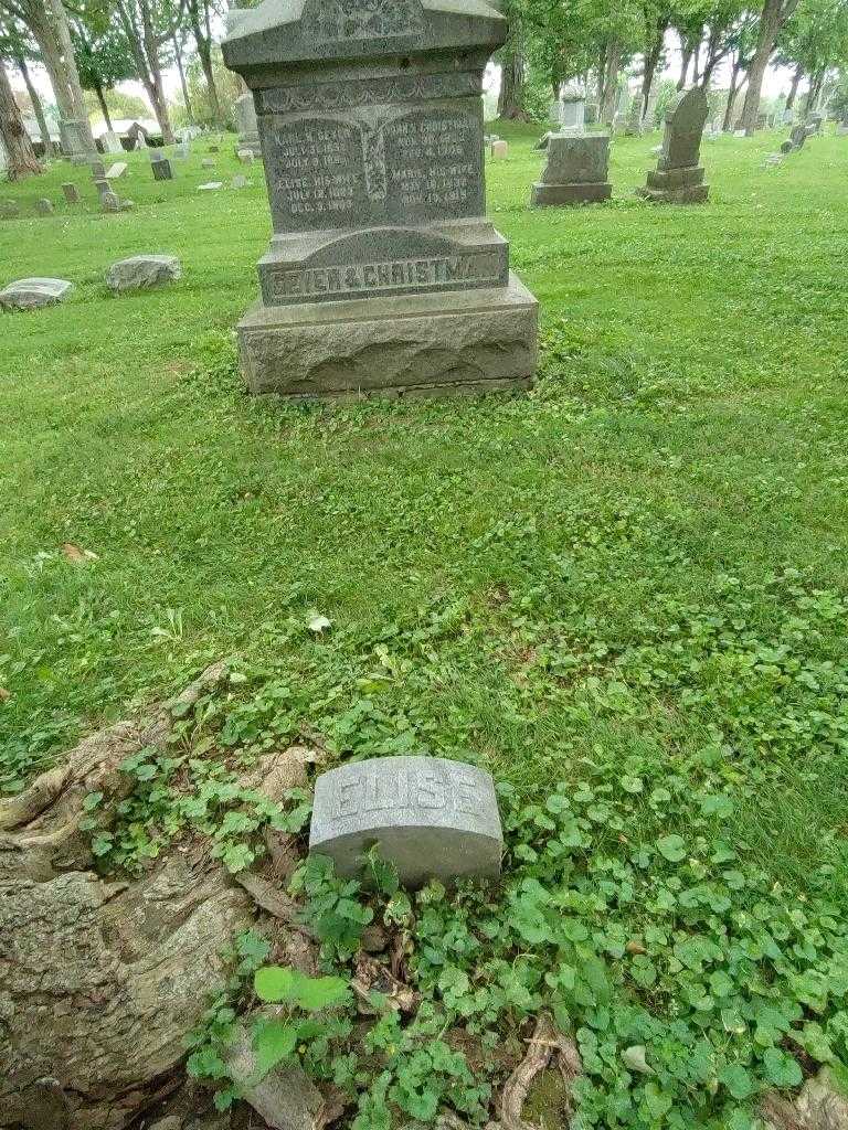 Elise Geyer's grave. Photo 1