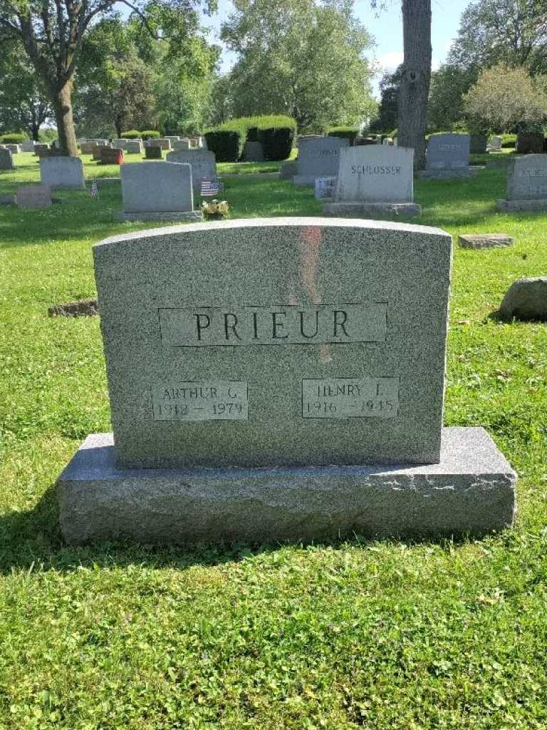 Arthur G. Prieur's grave. Photo 3