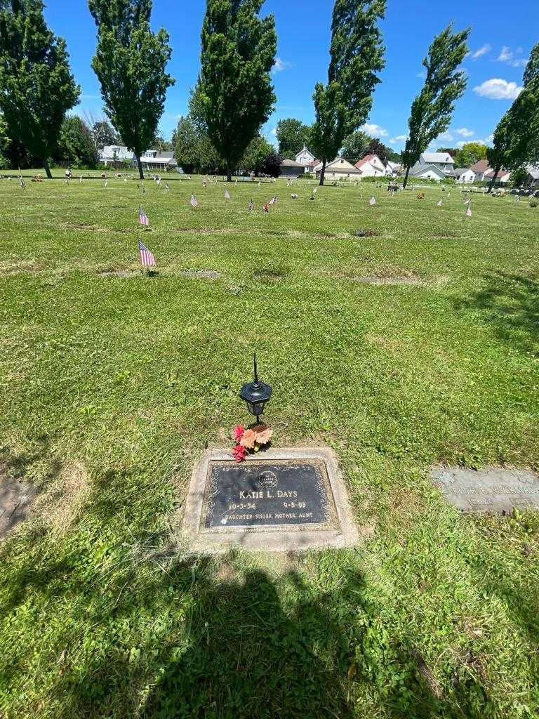Katie L. Days's grave. Photo 1