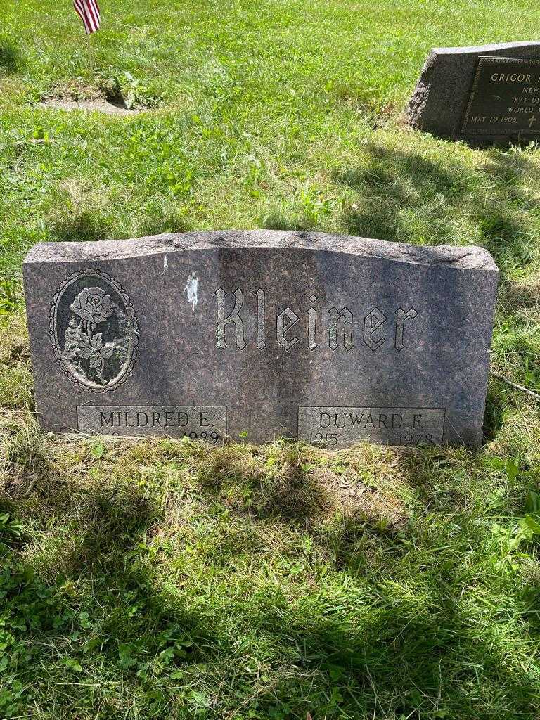 Derwood F. Kleiner's grave. Photo 3