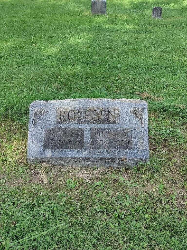 Boline A. Rolfsen's grave. Photo 2