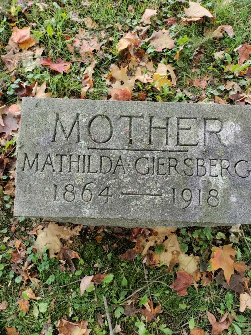 Mathilda Giersberg's grave. Photo 3