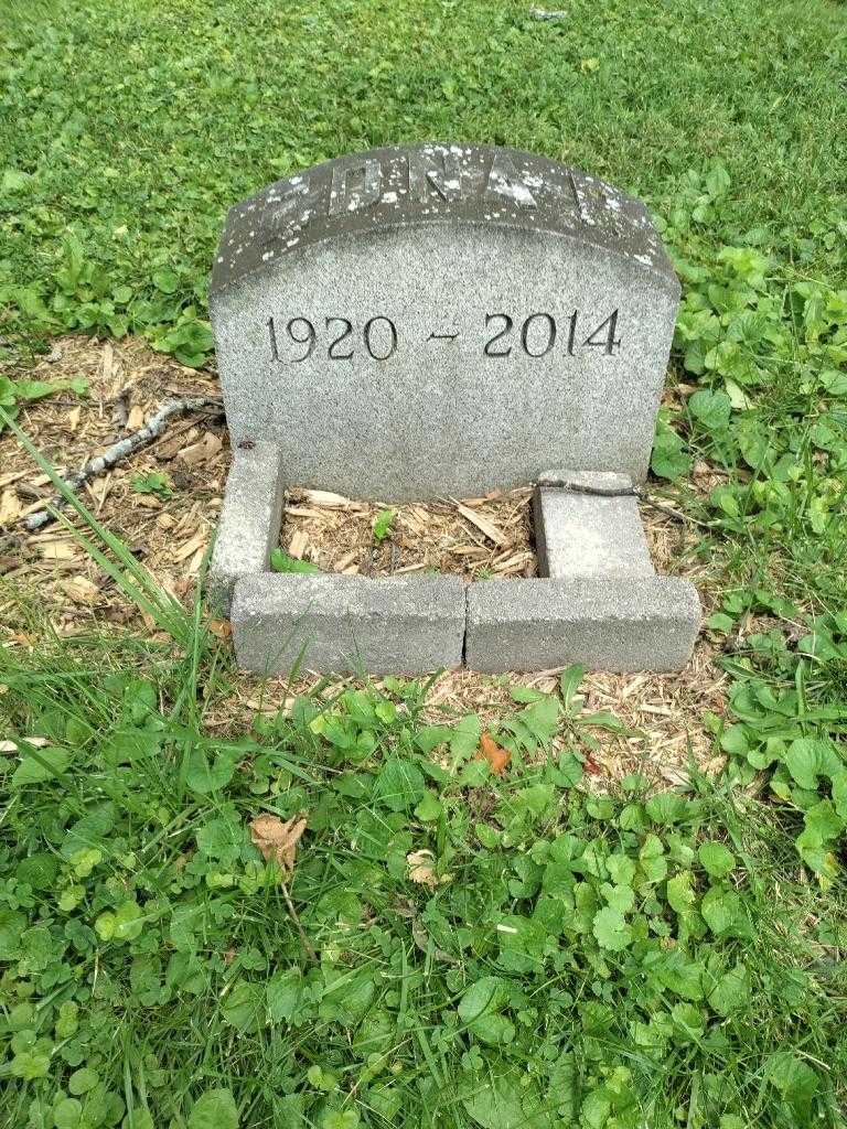 Edna P. Greenway's grave. Photo 2