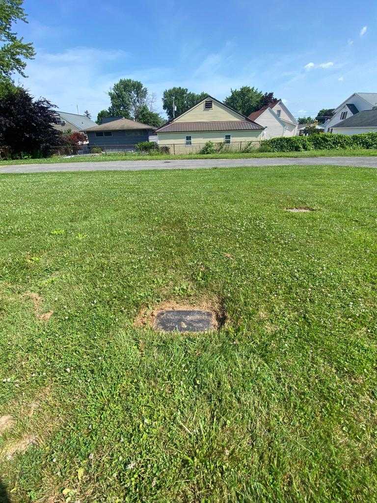 Kenneth F. Birdseye's grave. Photo 1