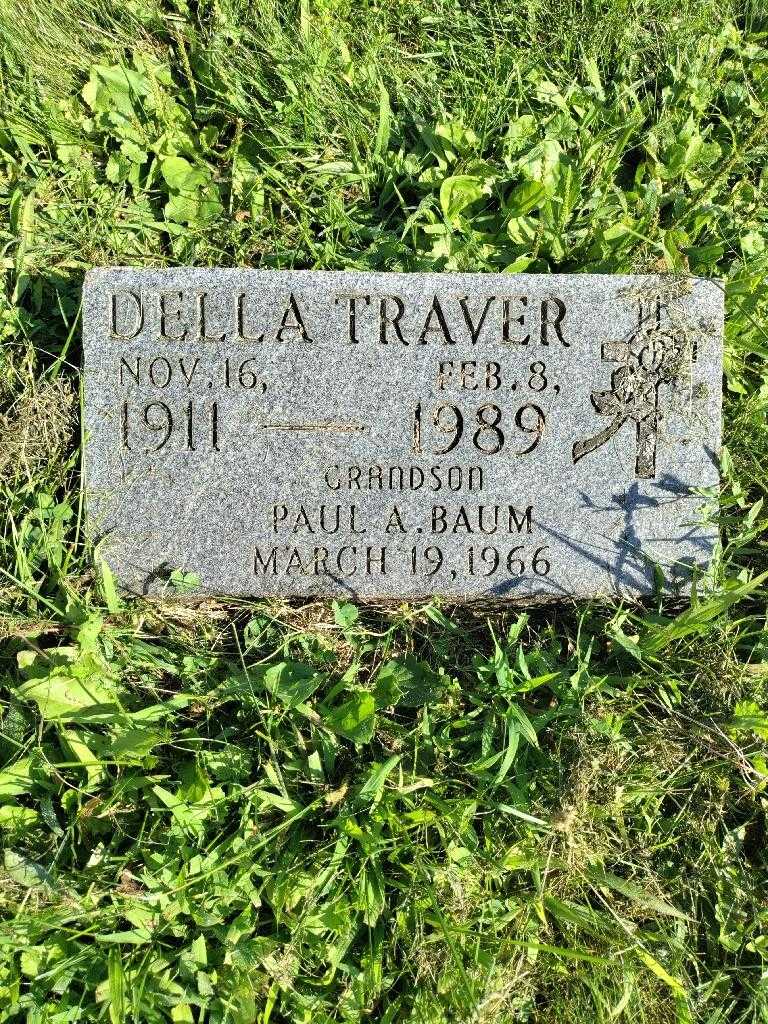 Della M. Traver's grave. Photo 3