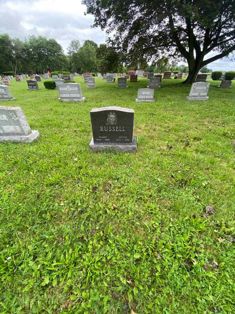 Mary Russell's grave. Photo 1