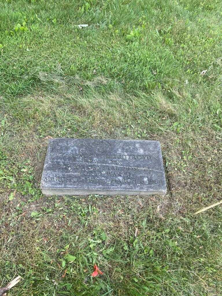 Clarence E. Murgittroyd's grave. Photo 2