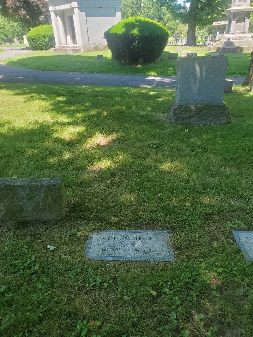 Eve L. "Aunt Doll" Patterson's grave. Photo 1