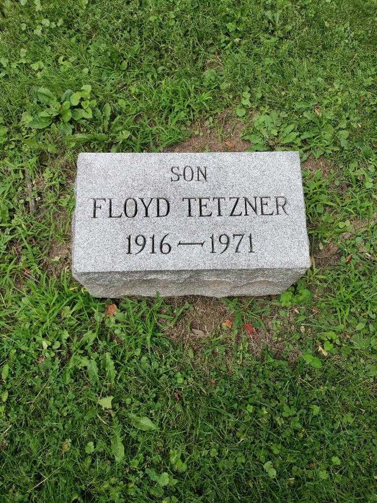 Floyd Tetzner's grave. Photo 2