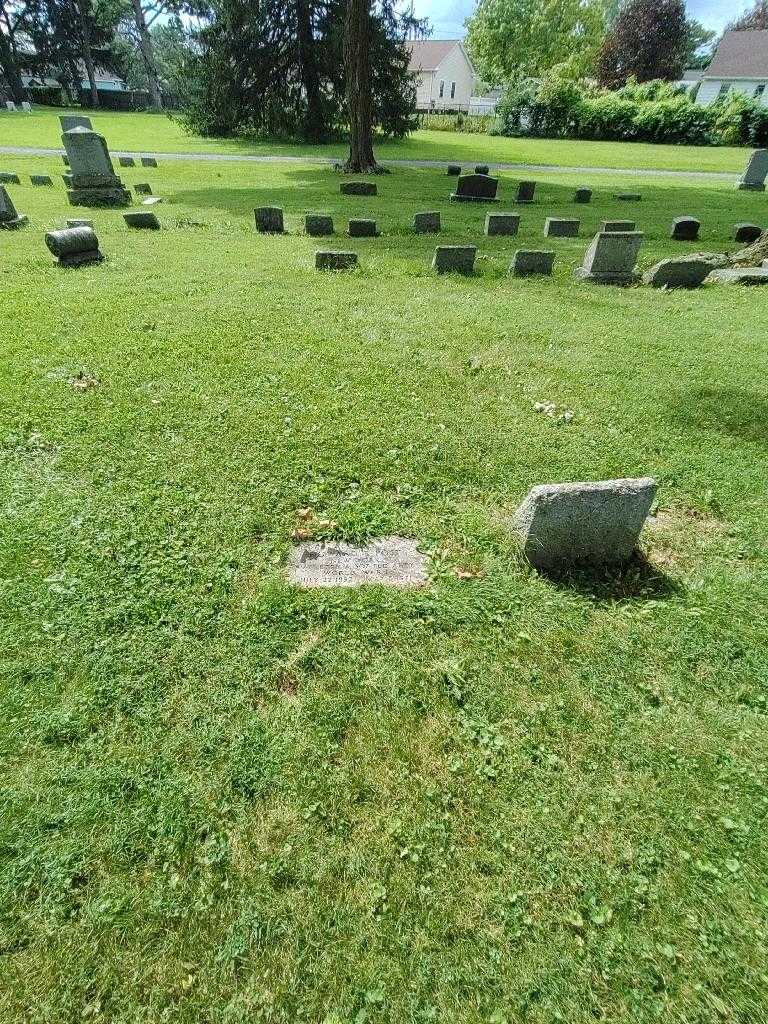 Howard E. Post's grave. Photo 1