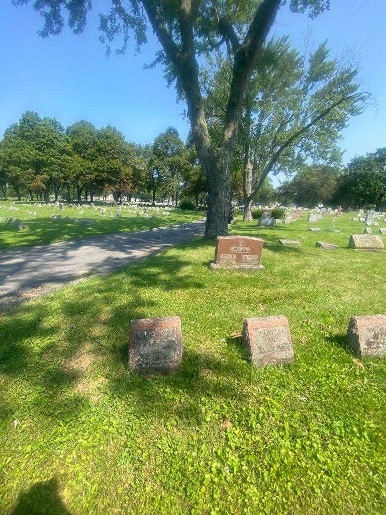 Margaret S. Heil's grave. Photo 1