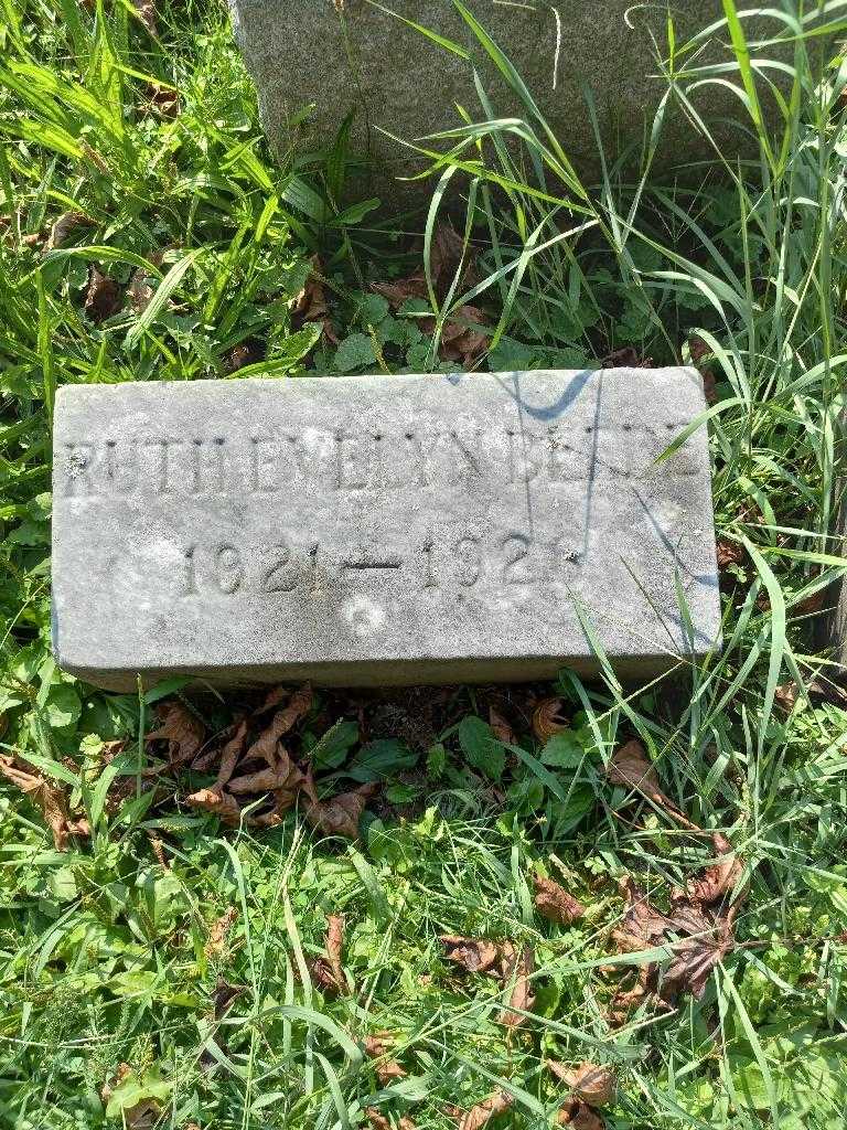 Ruth Elyn Beebe's grave. Photo 2