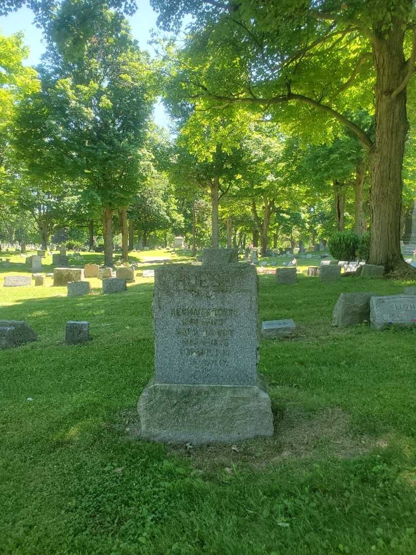 Mary Roese's grave. Photo 1