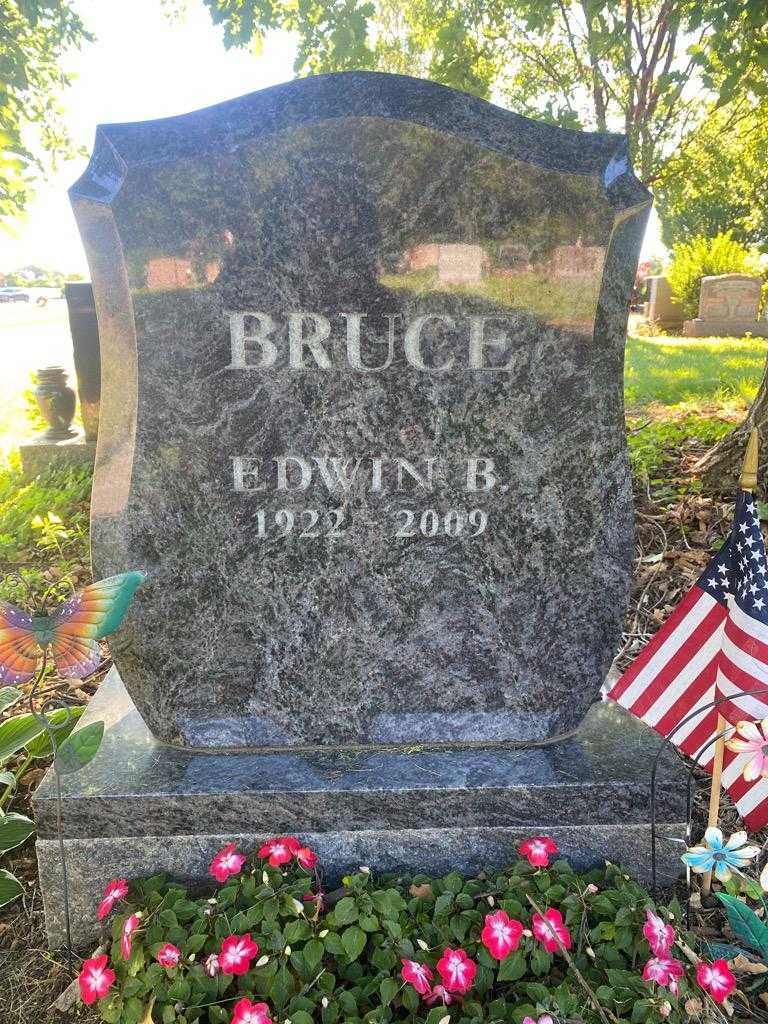 Edwin B. Bruce's grave. Photo 3