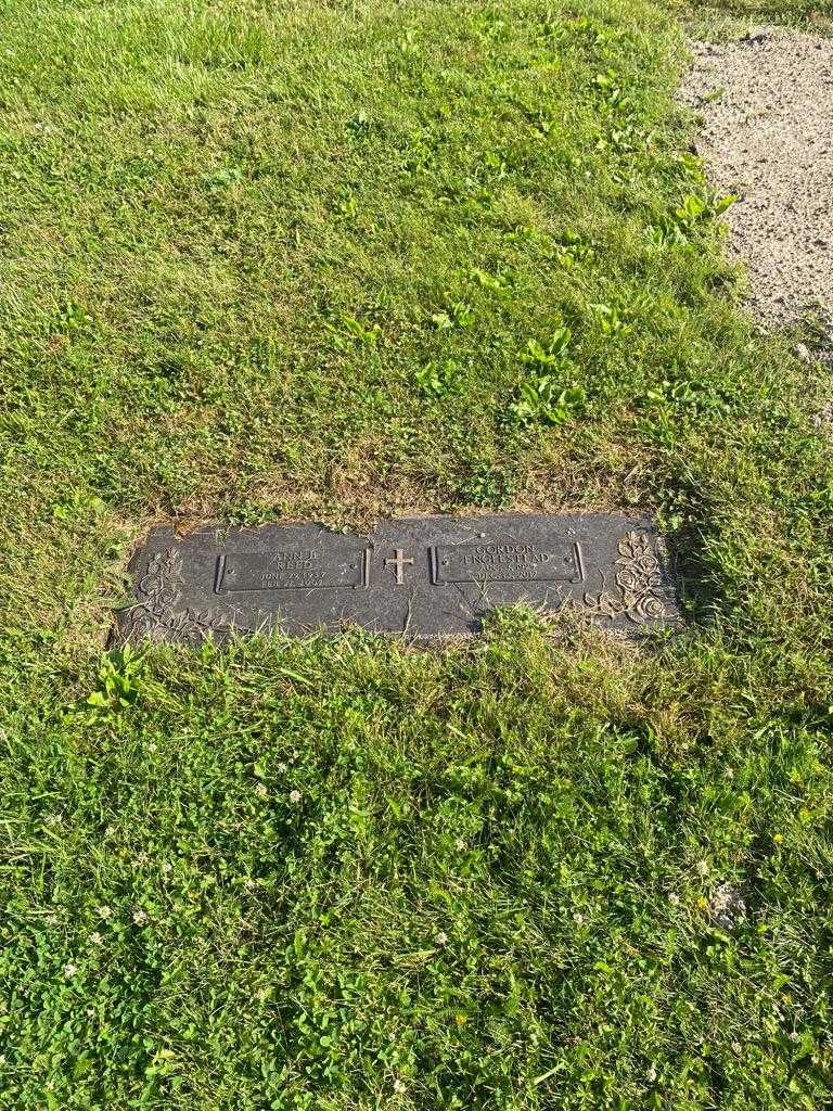 Ann B. Reed's grave. Photo 2