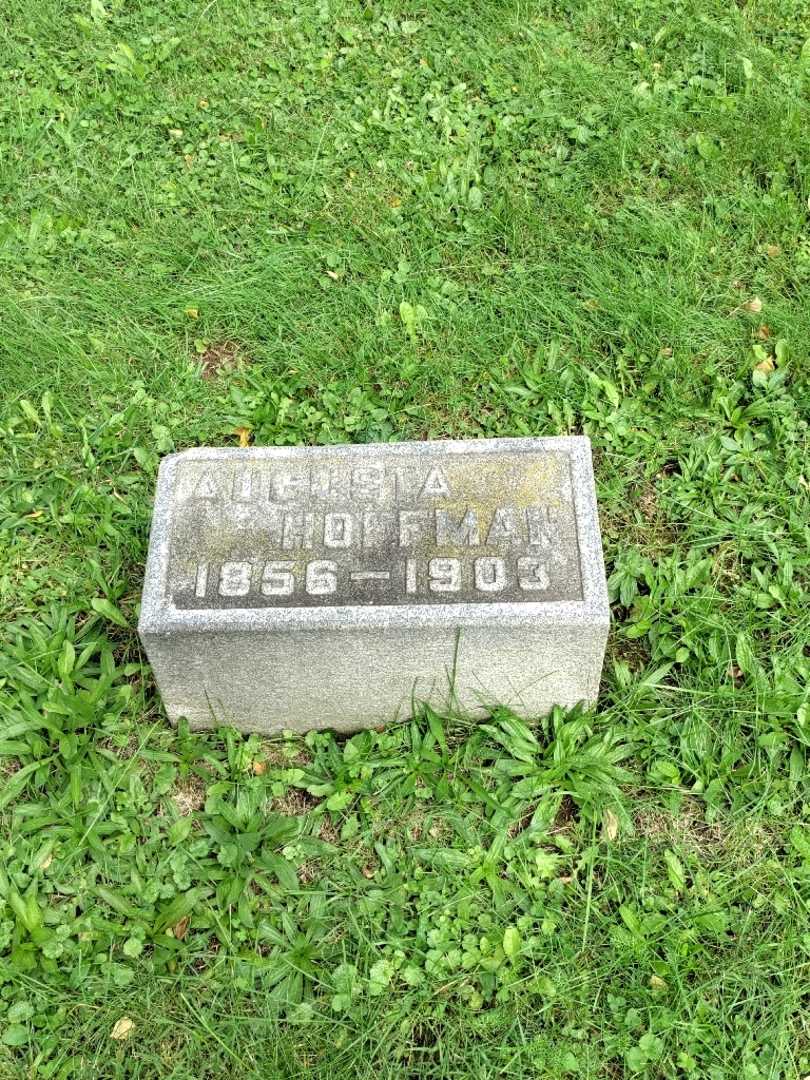 Augusta Hoffman's grave. Photo 2