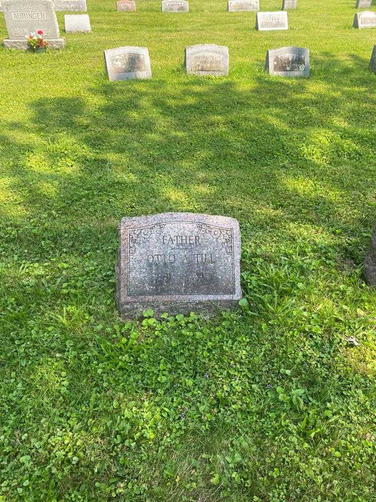 Otto A. Till's grave. Photo 2